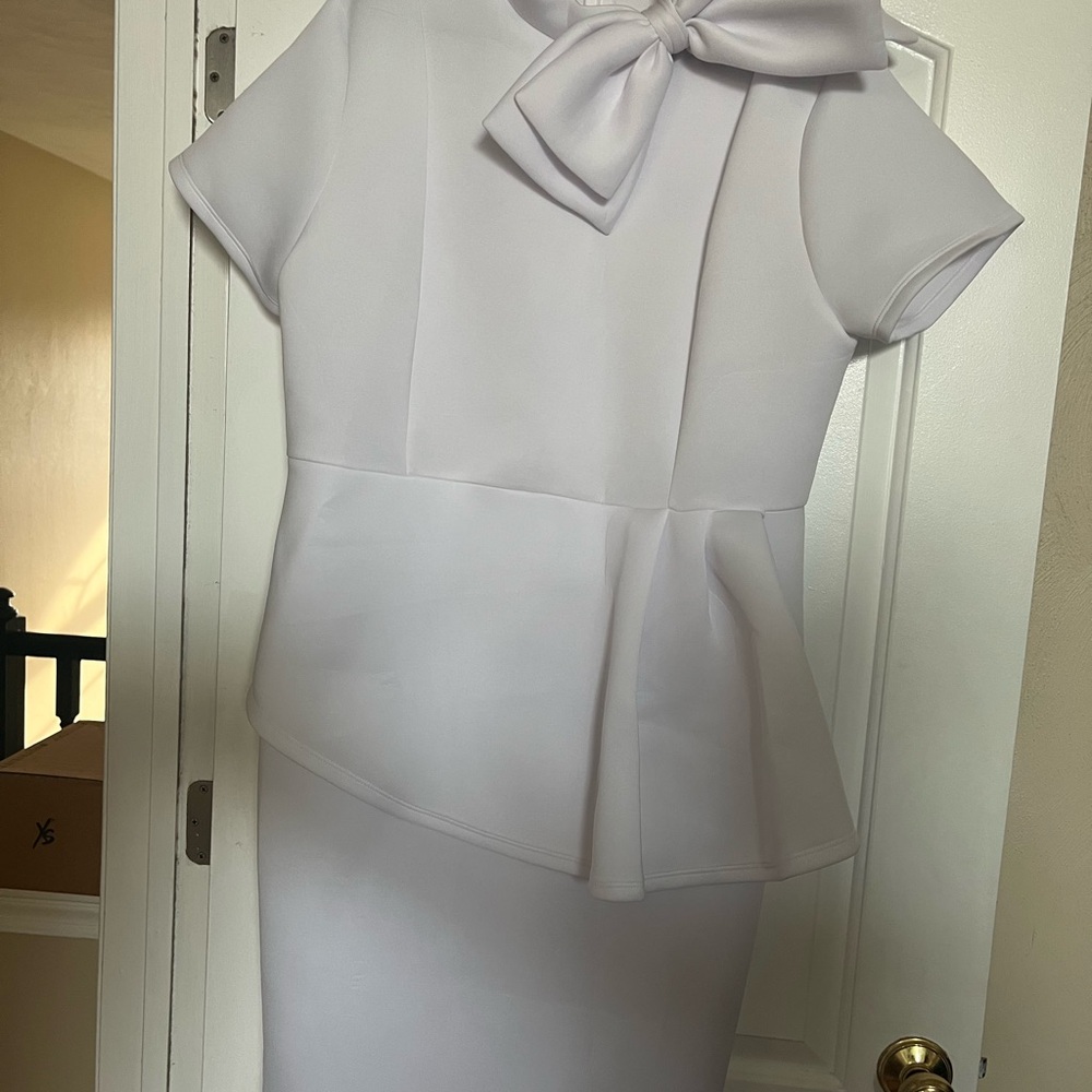 New Elegant White Women’s Dress with Bow